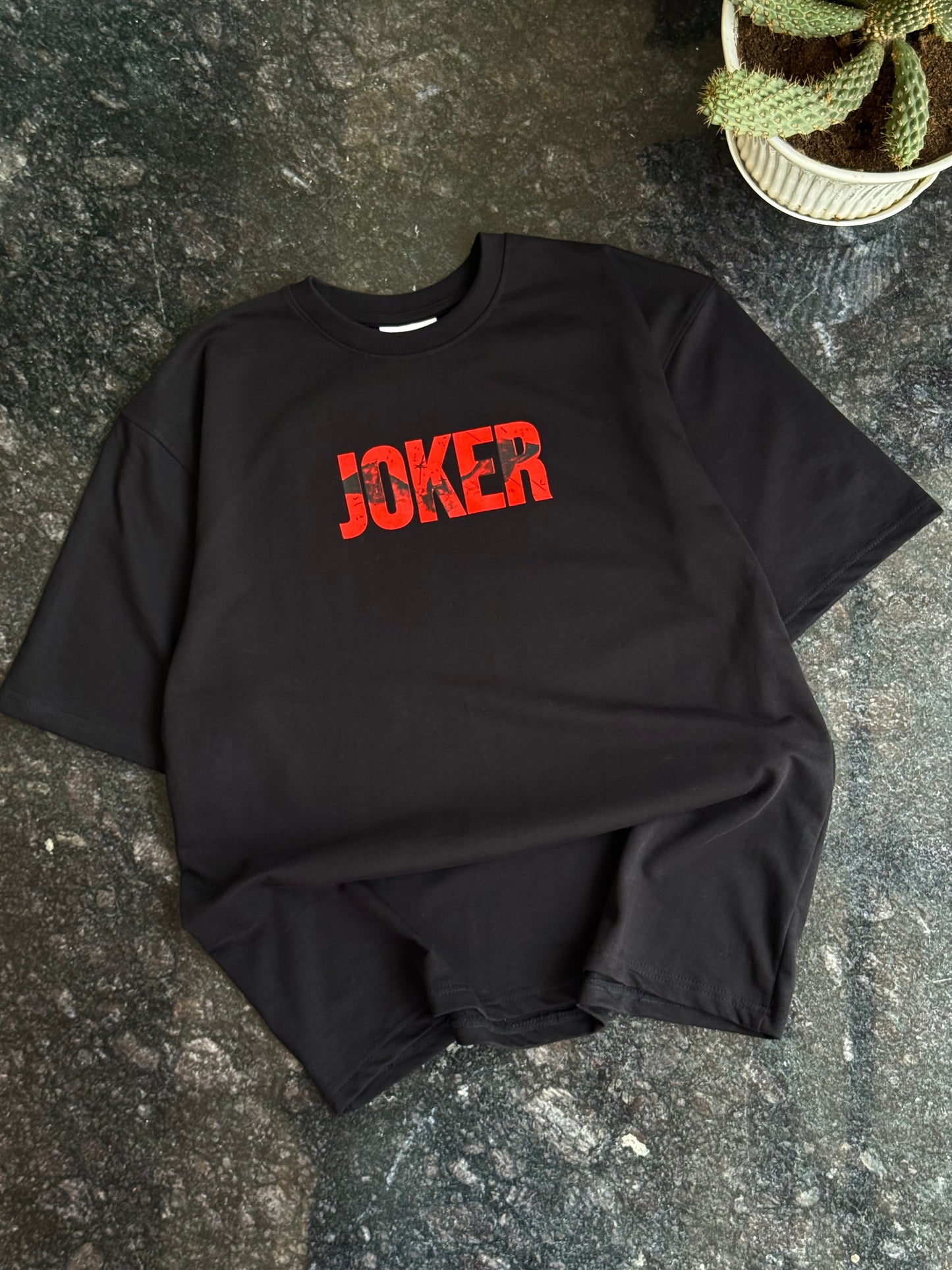 BLACK JOKER GRAPHIC TSHIRT