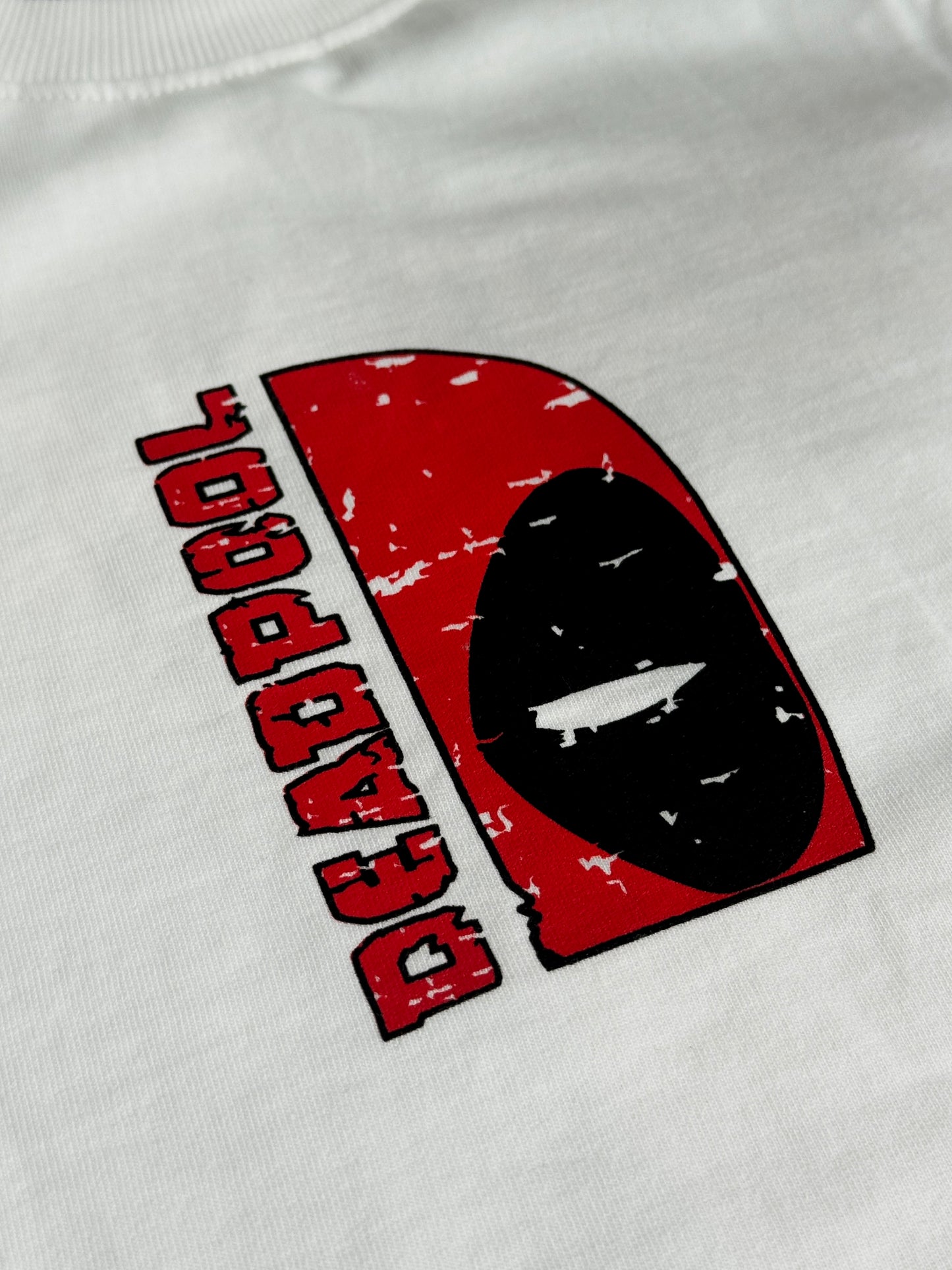 WHITE DEADPOOL GRAPHIC TSHIRT