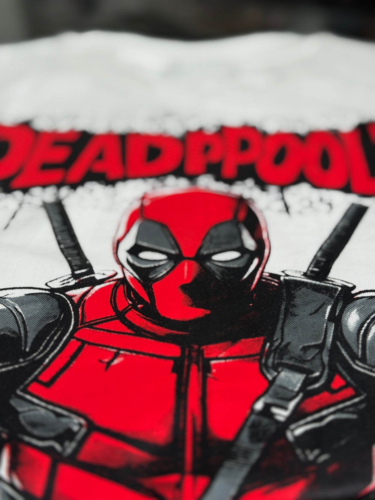 WHITE DEADPOOL GRAPHIC TSHIRT