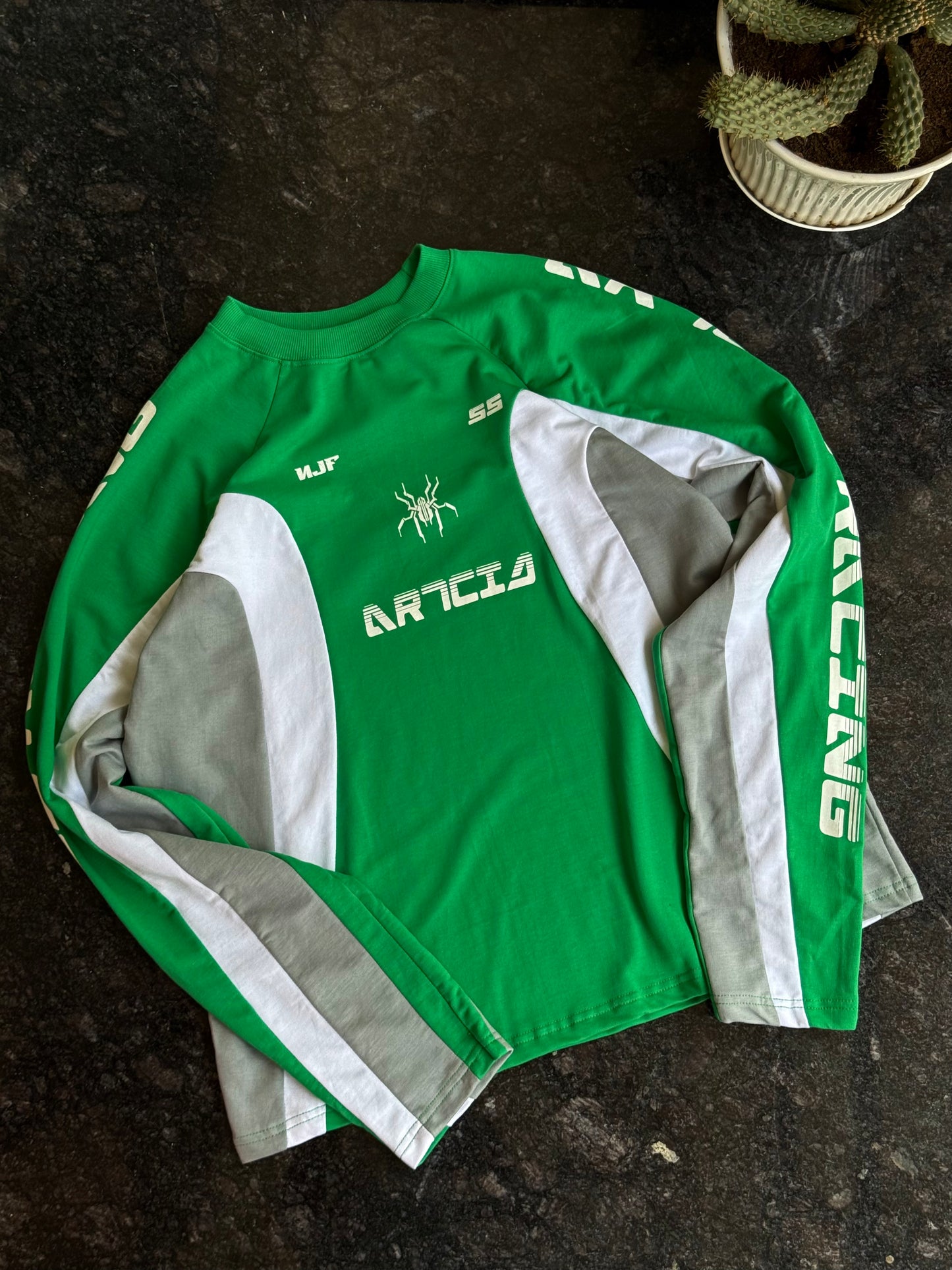 GREEN CUTTENS ARTCID FULL SLEEVE TSHIRT