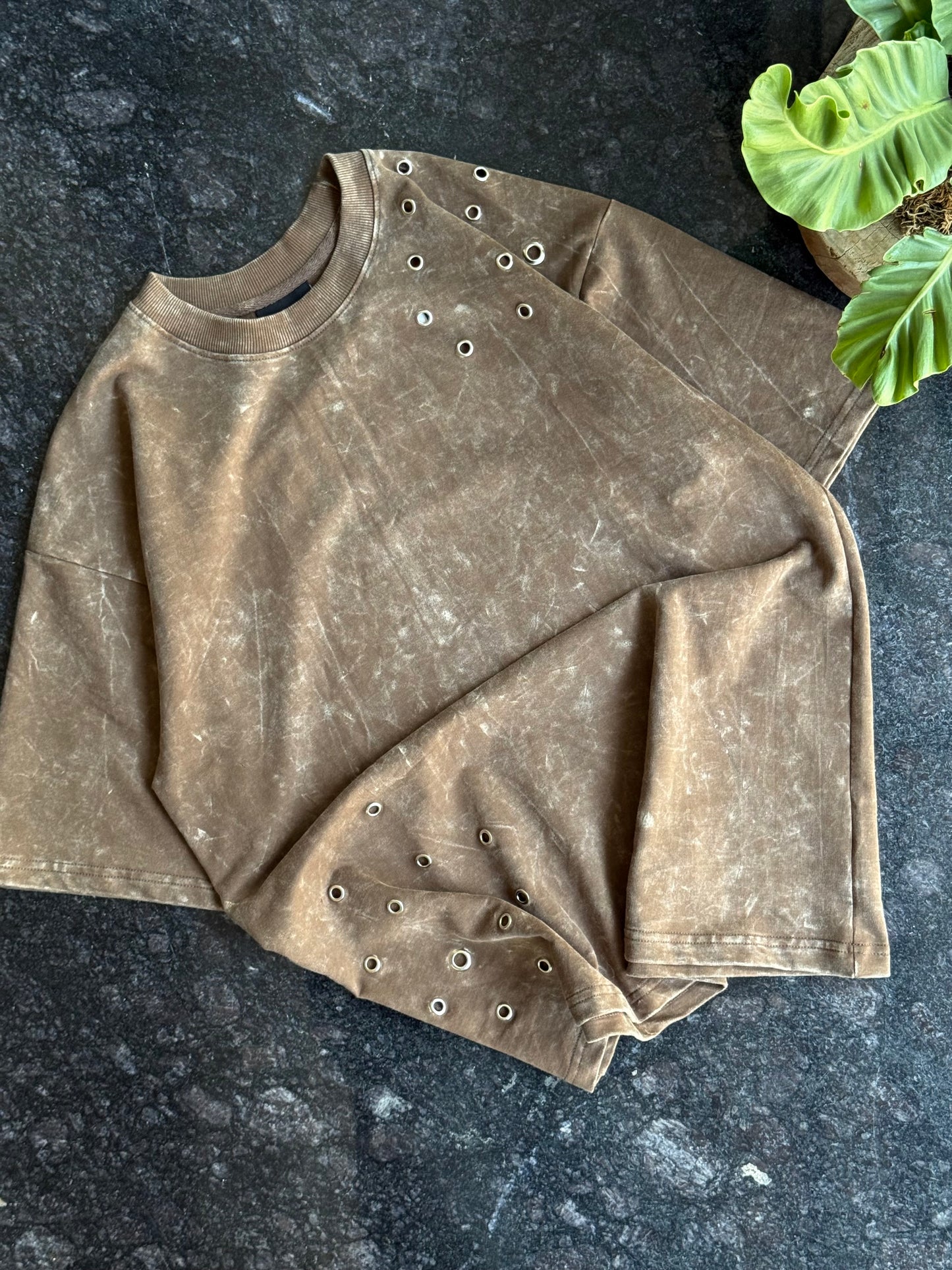 STUDDED BROWN ACID TSHIRT