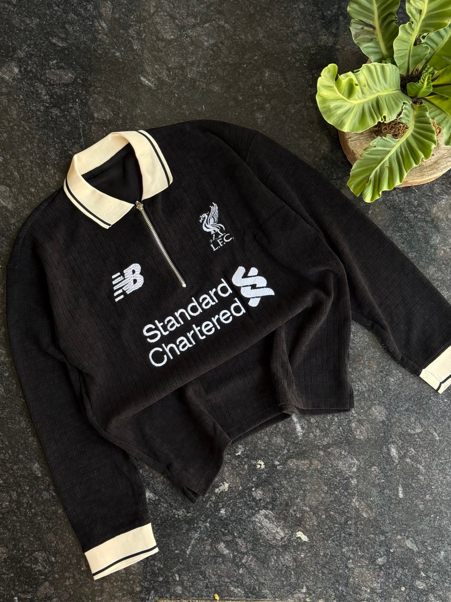 NEW BALANCE RIBBED FULL SLEEVE POLO TSHIRT