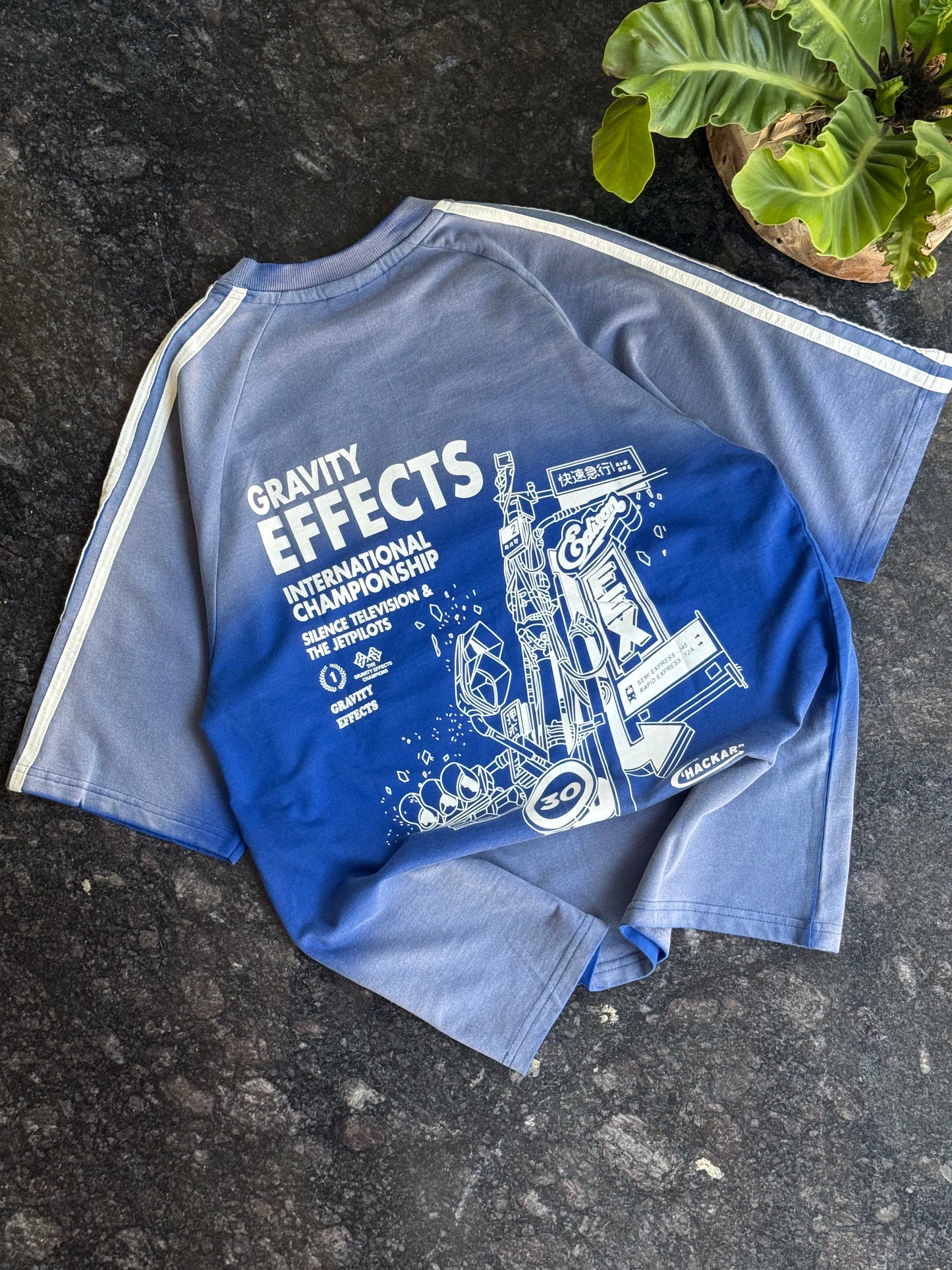 GRAVITY EFFECTS ACID WASHED OVERSIZED TSHIRT