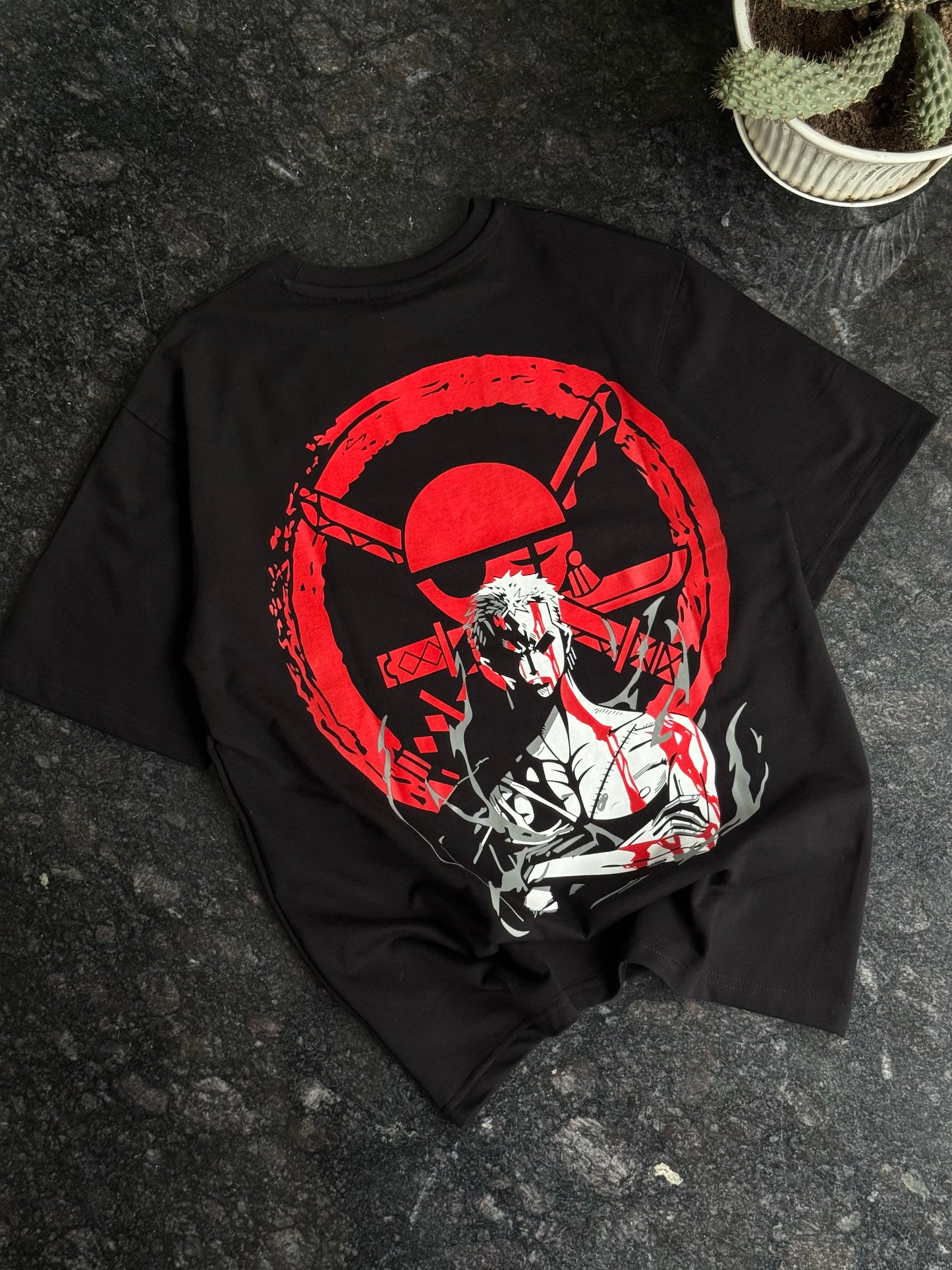 BLACK ONE PIECE BACKPRINT TSHIRT