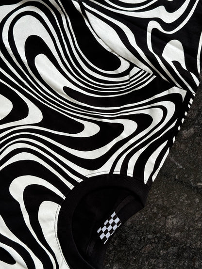 WHITE BLACK WAVES HYPNOSIS TSHIRT