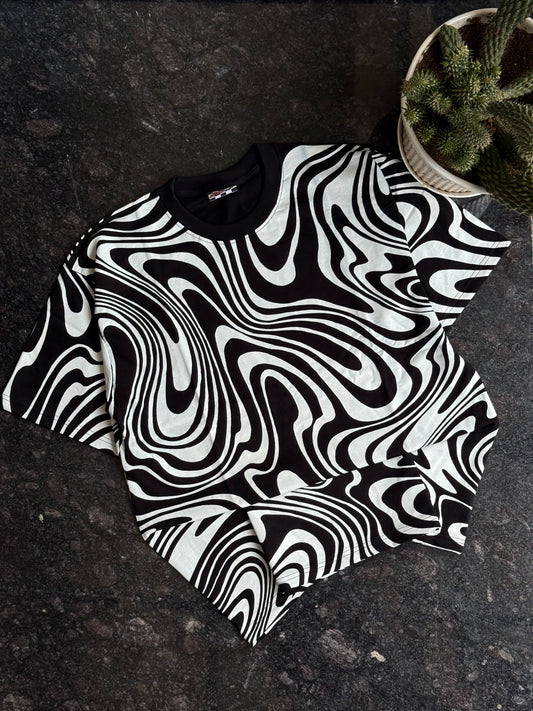 WHITE BLACK WAVES HYPNOSIS TSHIRT
