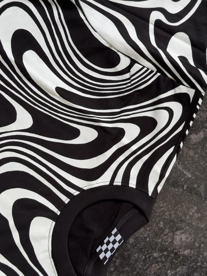 WHITE BLACK WAVES HYPNOSIS TSHIRT